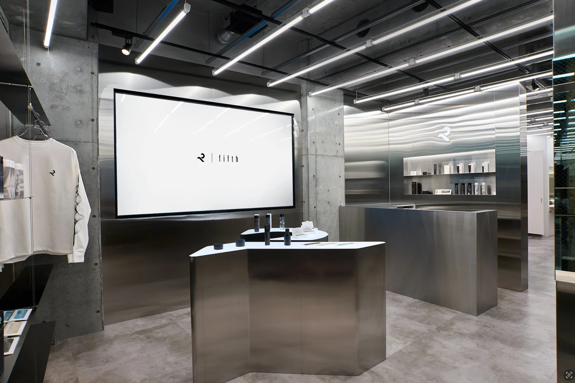 RETØUCH by fifth harajuku店舗内装