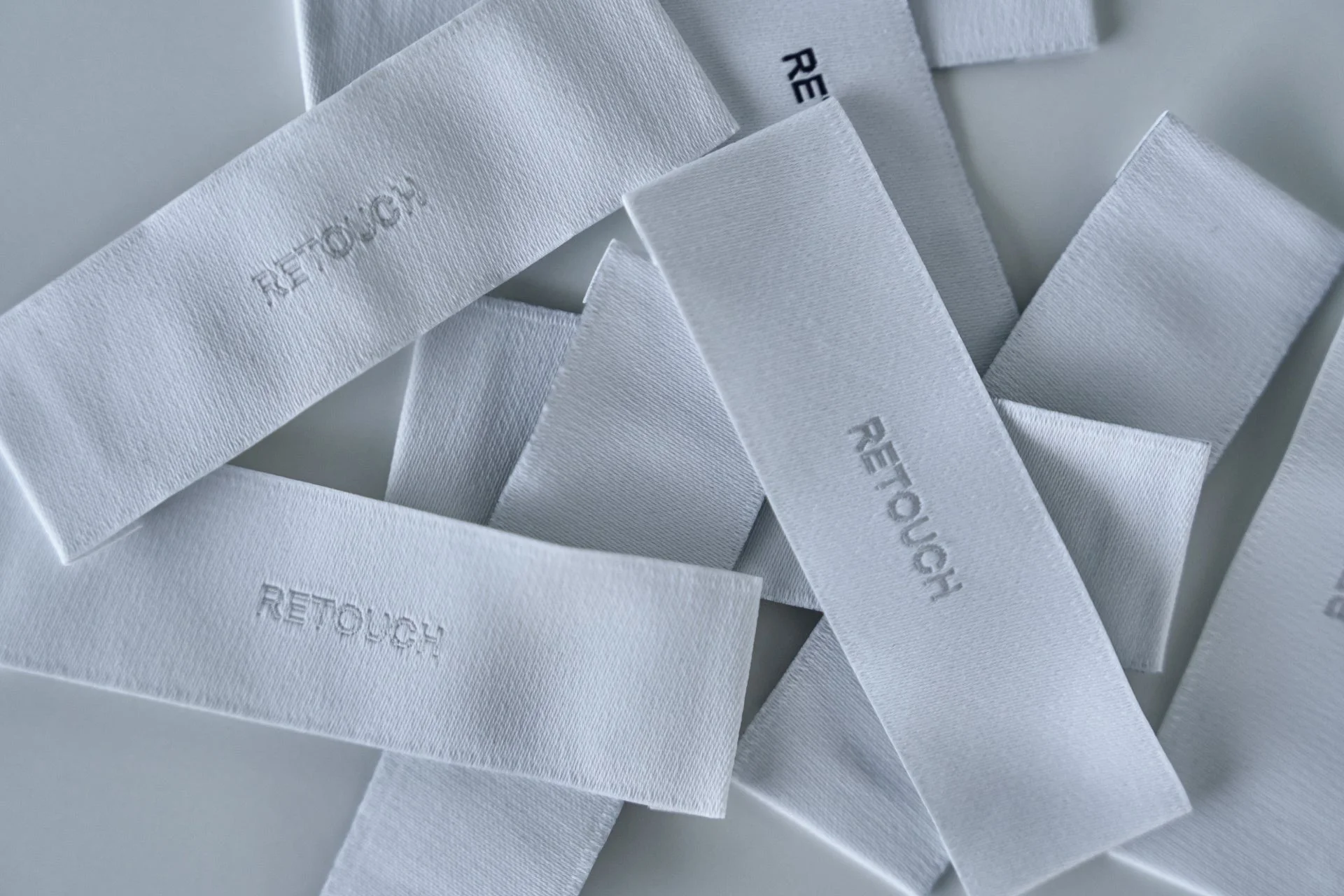 RETOUCHの布製ラベル