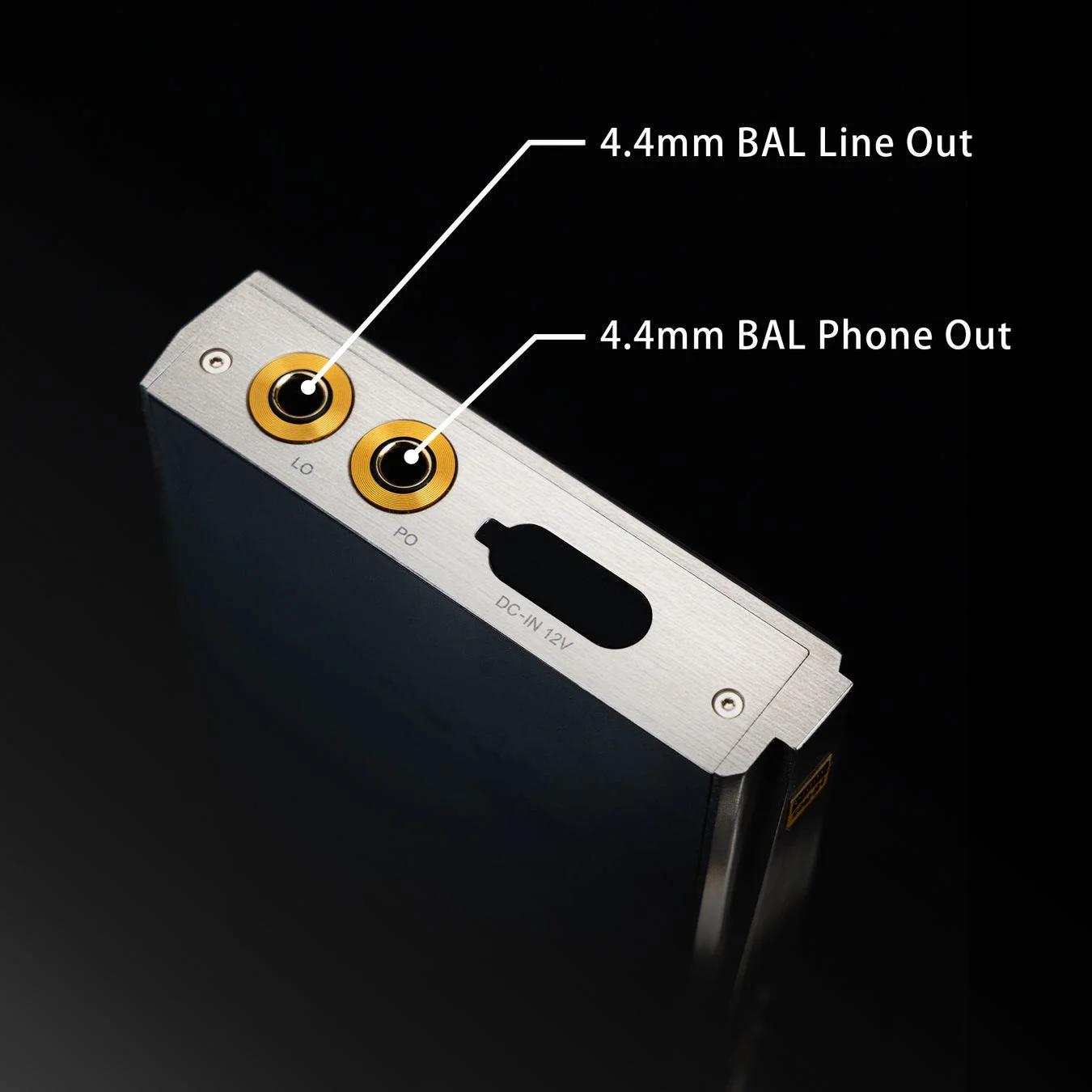 オーディオ機器の出力端子