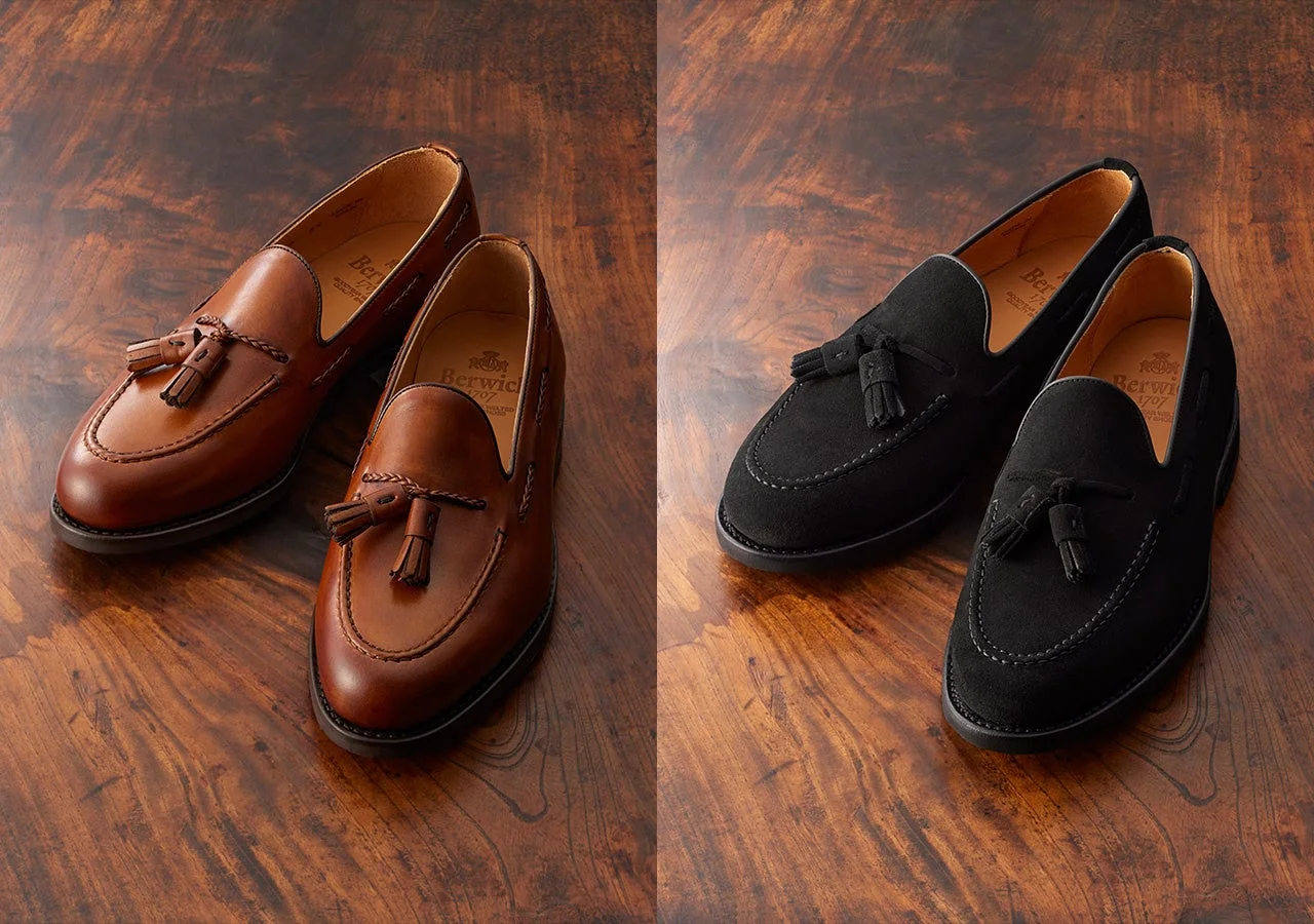 ブラウンとブラックスエードのタッセルローファー