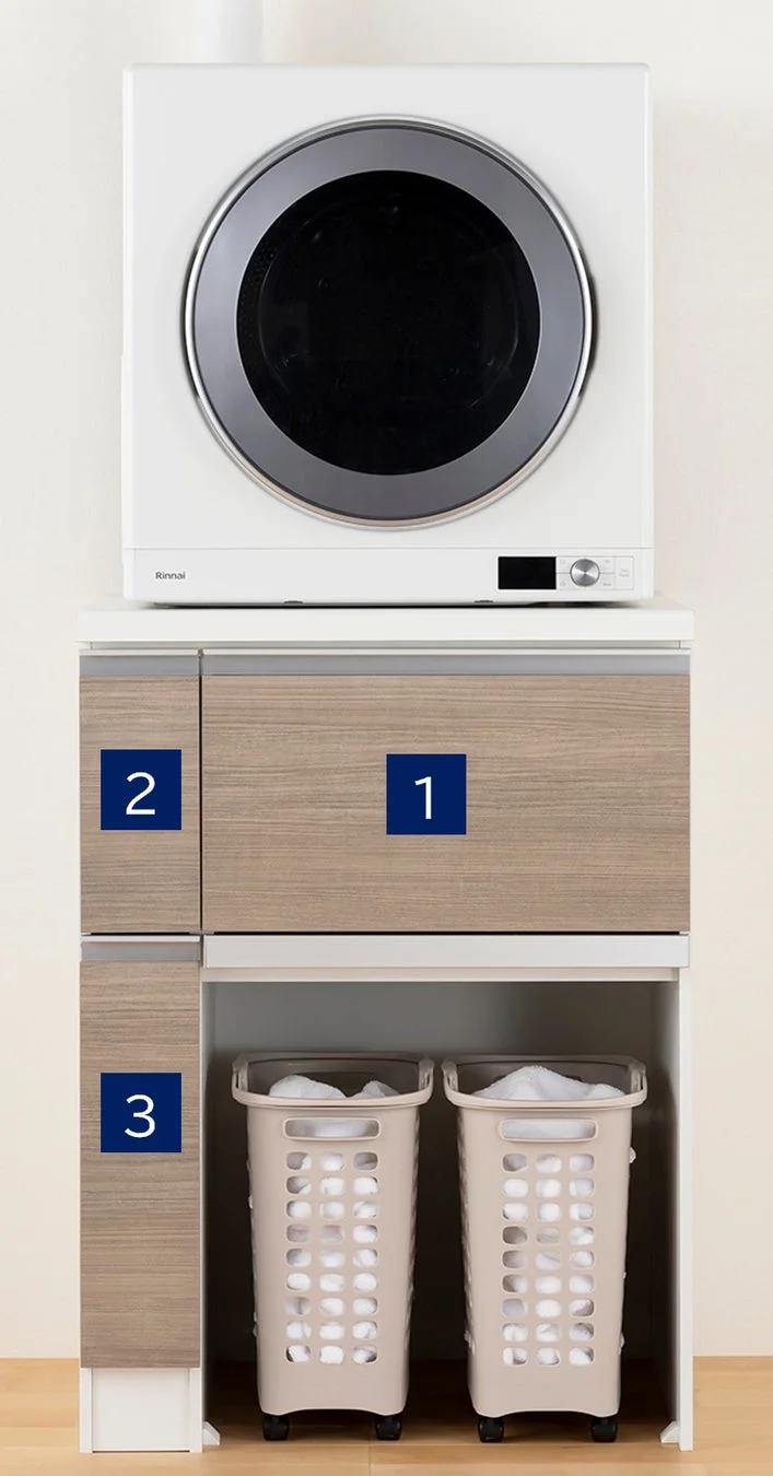 キャビネットとランドリーバスケット