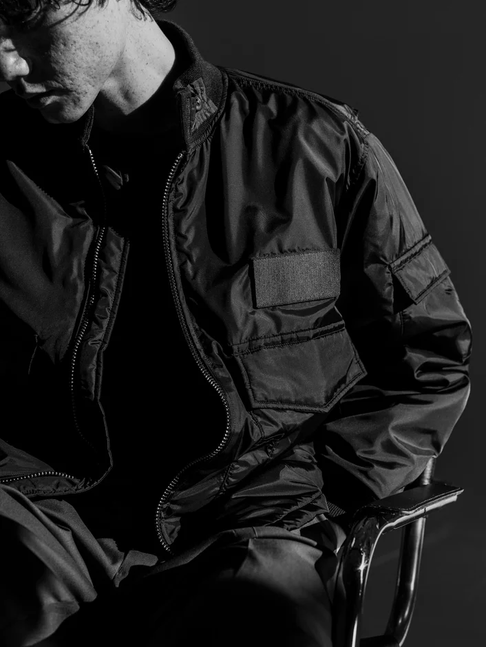 G-8 WEP JACKET LONG着用モデルモノクロ