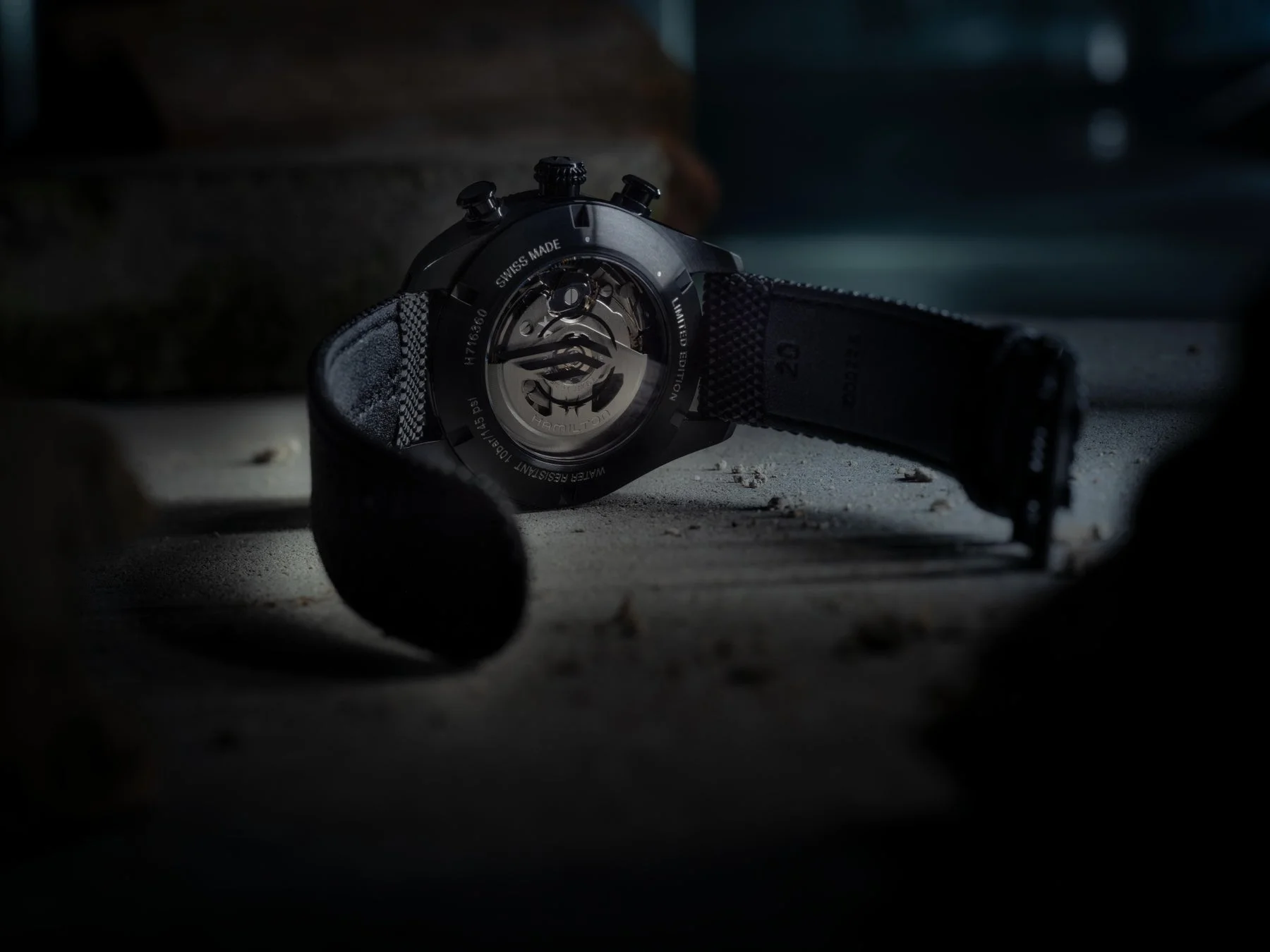 カーキ フィールド オートクロノ 裏蓋