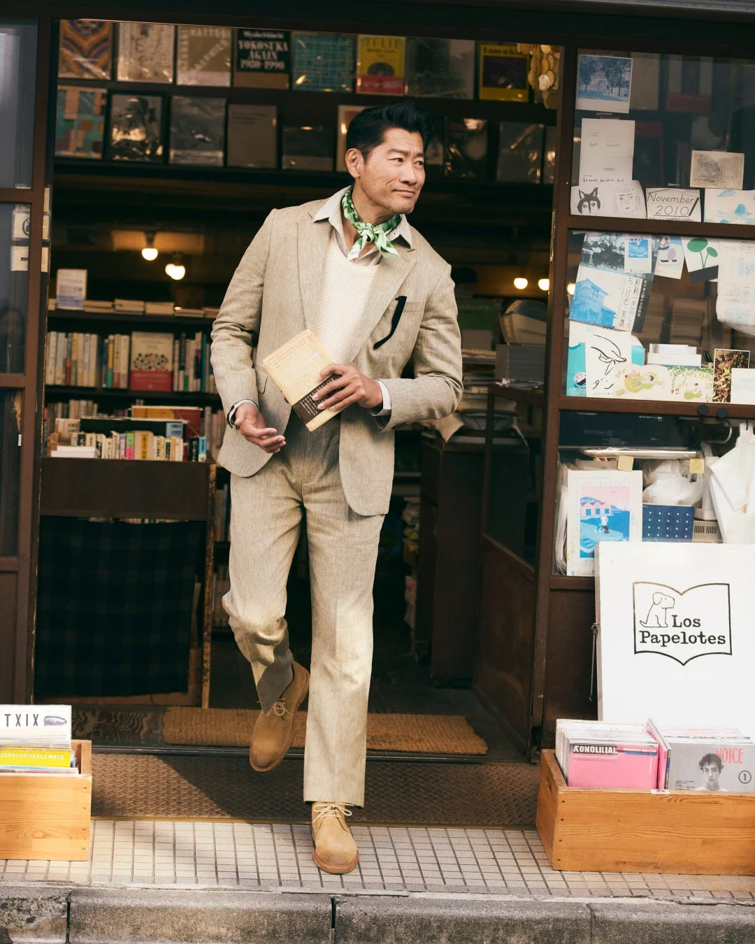 スーツ姿の男性