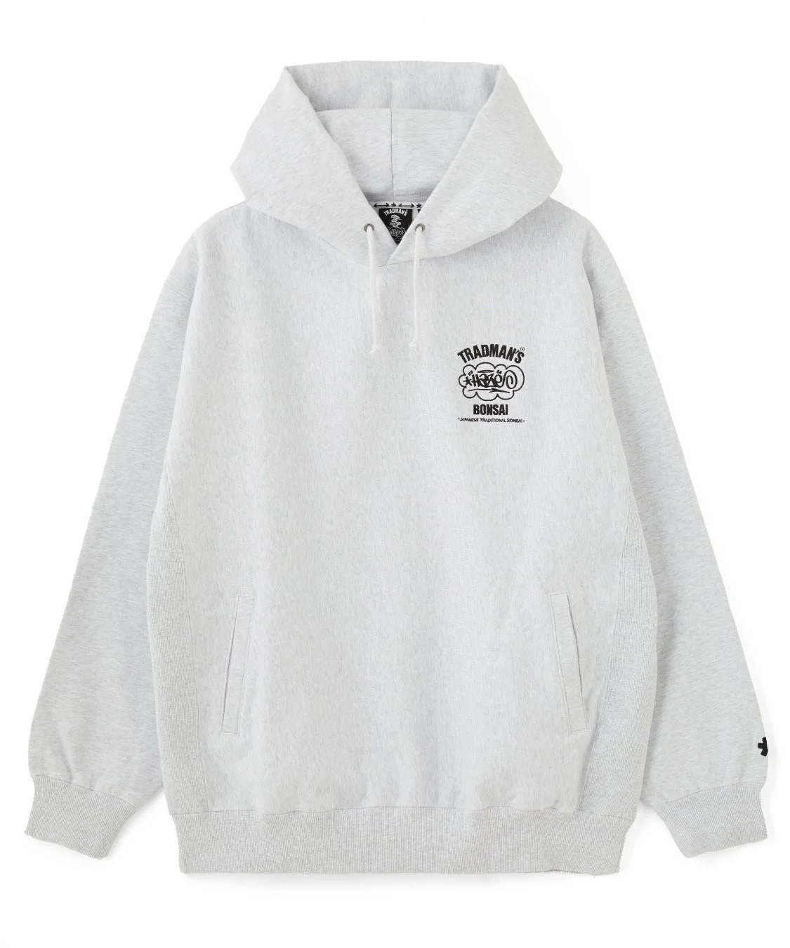 グレーのフーディー