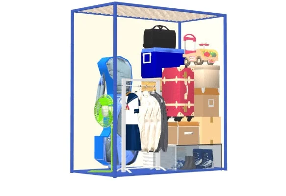 青いフレームの収納スペースに様々な荷物が効率よく詰め込まれています。