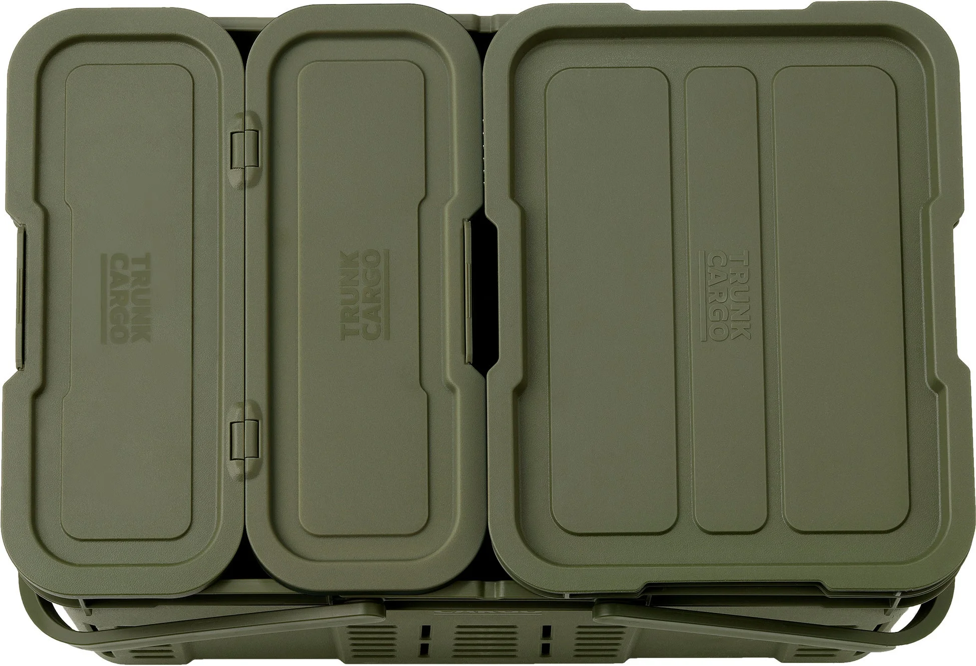 緑色のトランクカーゴにインナーカーゴを収納している様子