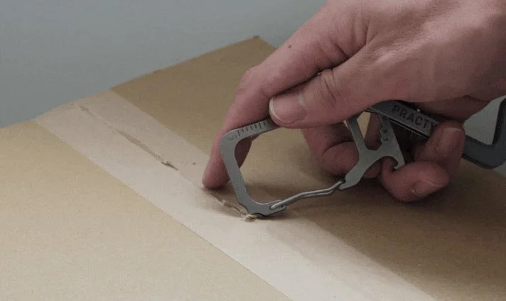 ダンボールカッターとして使用するPRACTY CaraHanger