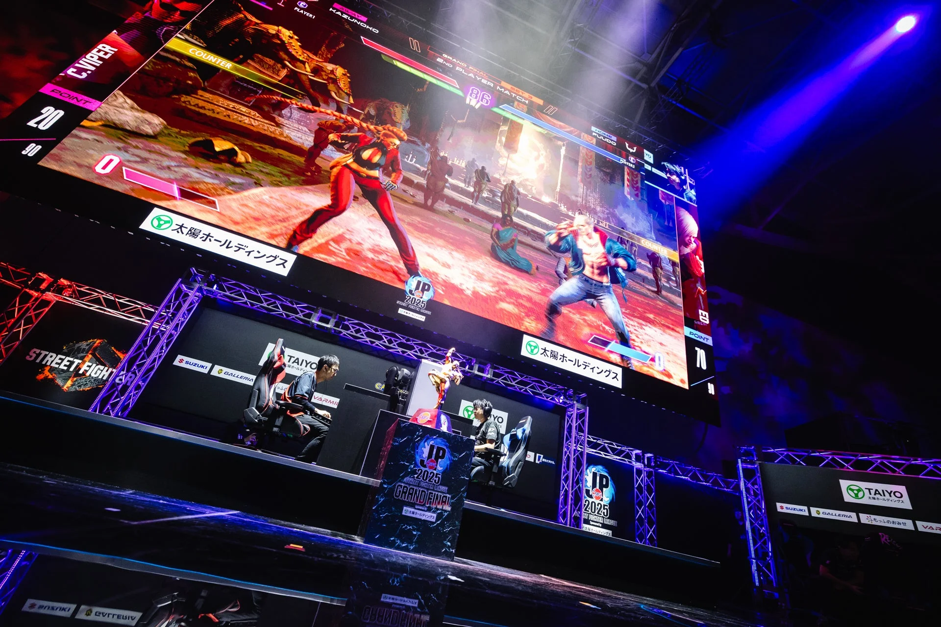 試合中の選手たち