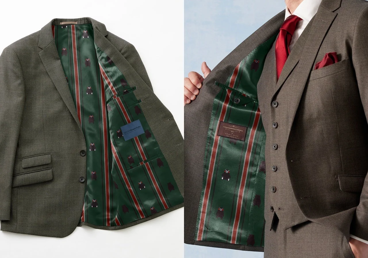 男性用スーツジャケットの裏地が特徴的な画像です。茶色のジャケットの裏地は緑色で、赤のストライプと可愛らしいクマの柄があしらわれています。右側の画像では、赤いネクタイとポケットチーフを合わせた着用例が示されており、スーツの内側のデザインが強調されています。