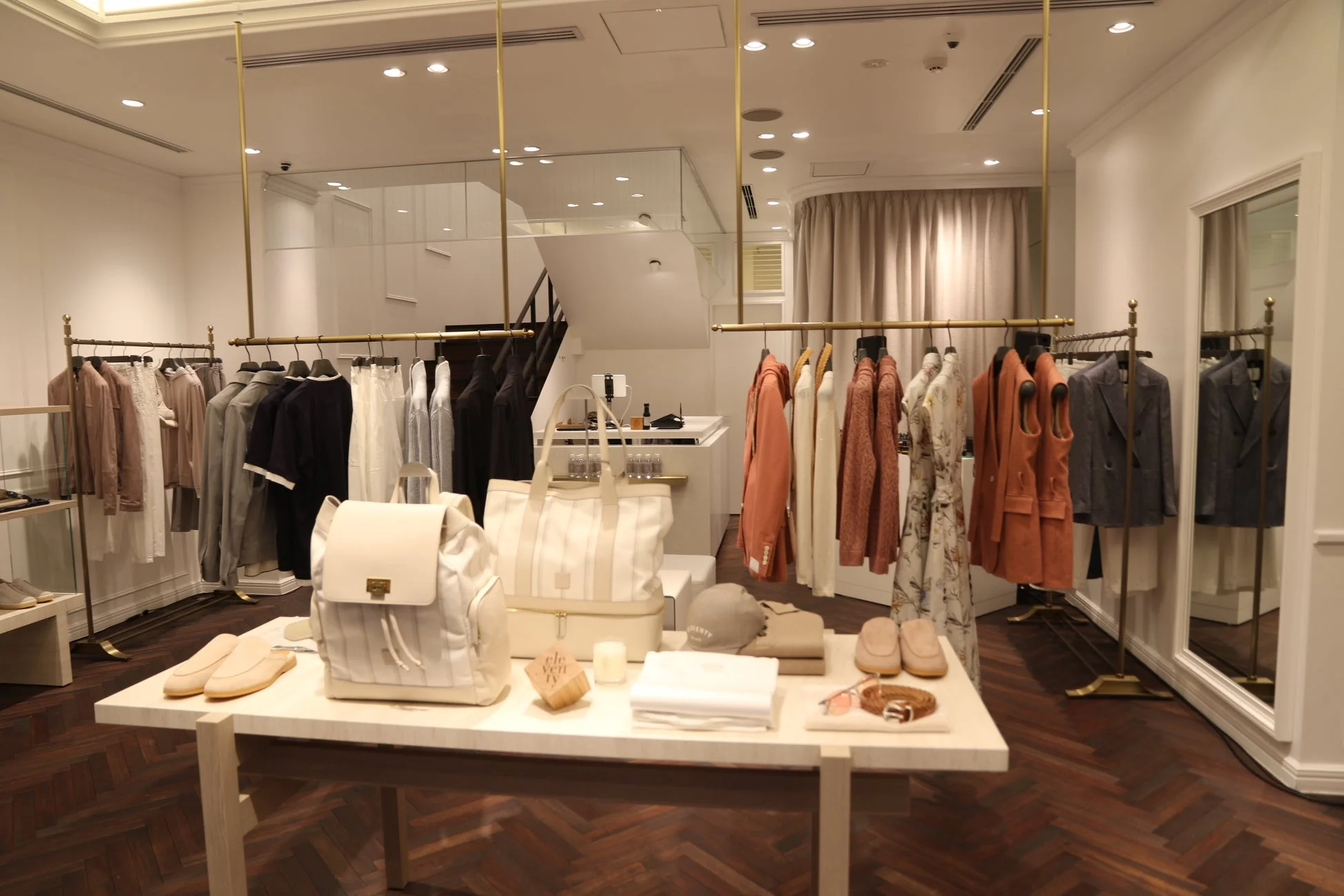 eleventy 銀座店 店内
