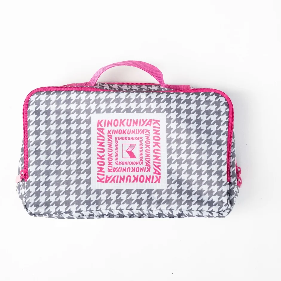 チェック柄ポーチ