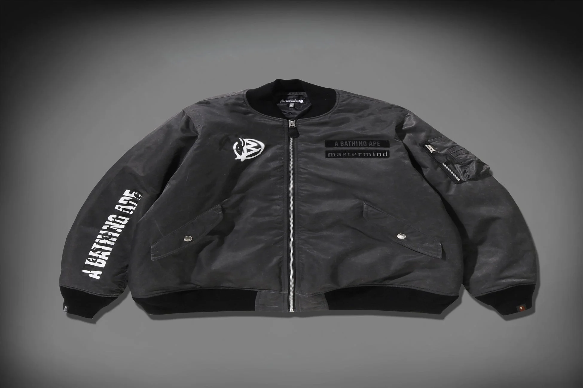 ボンバージャケット フロント