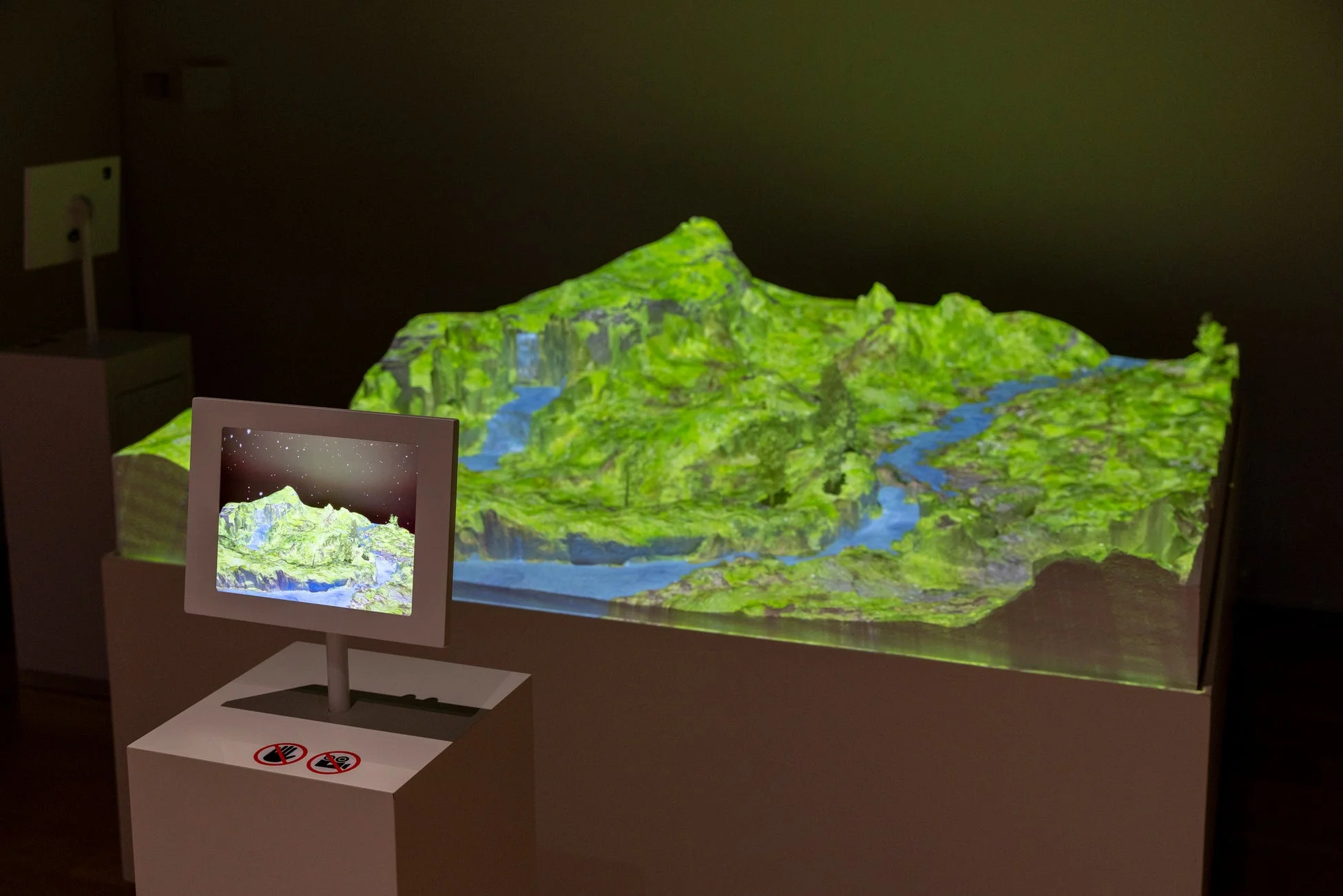 モンスターハンターの地形模型展示