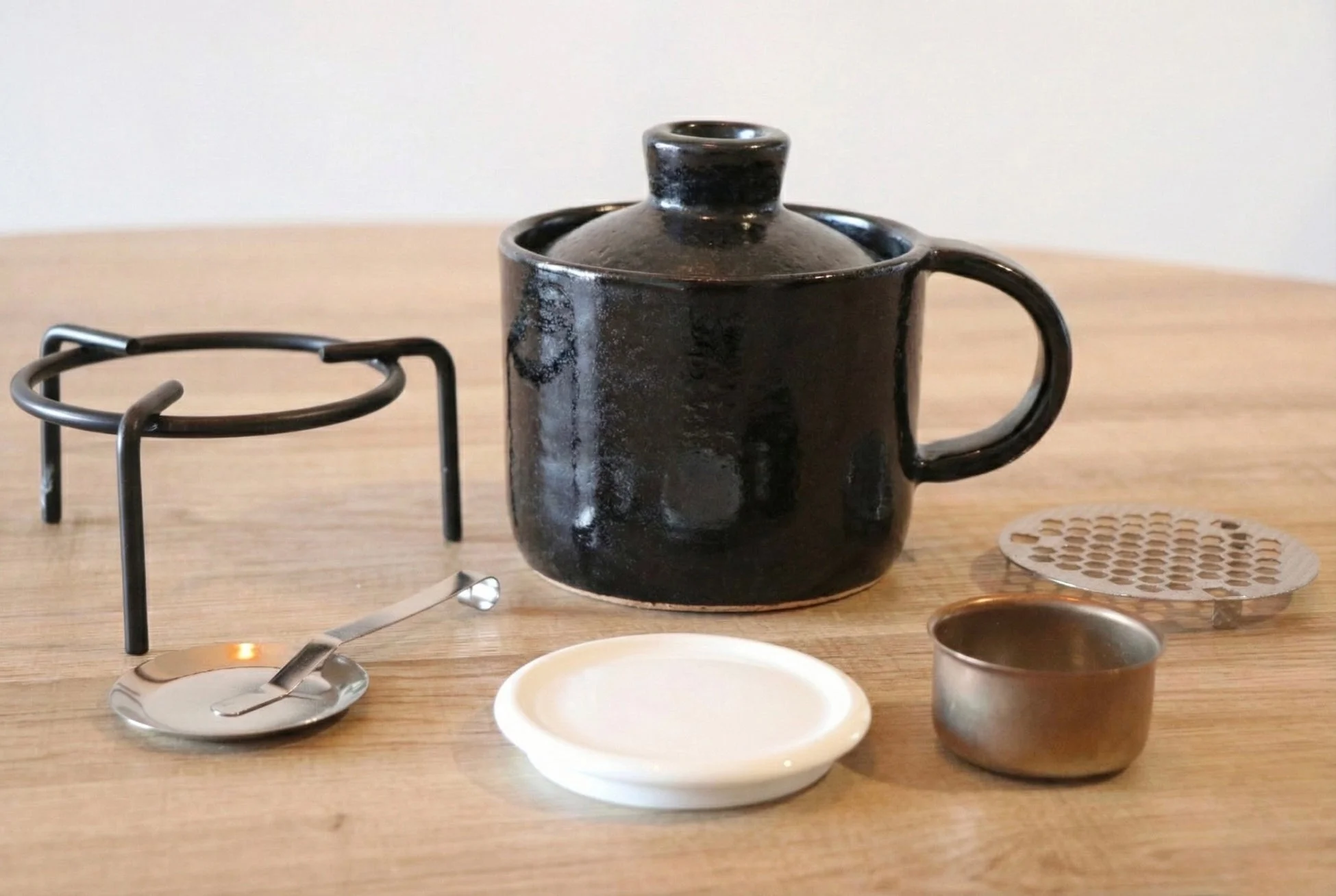 黒いおまぐはんのポット