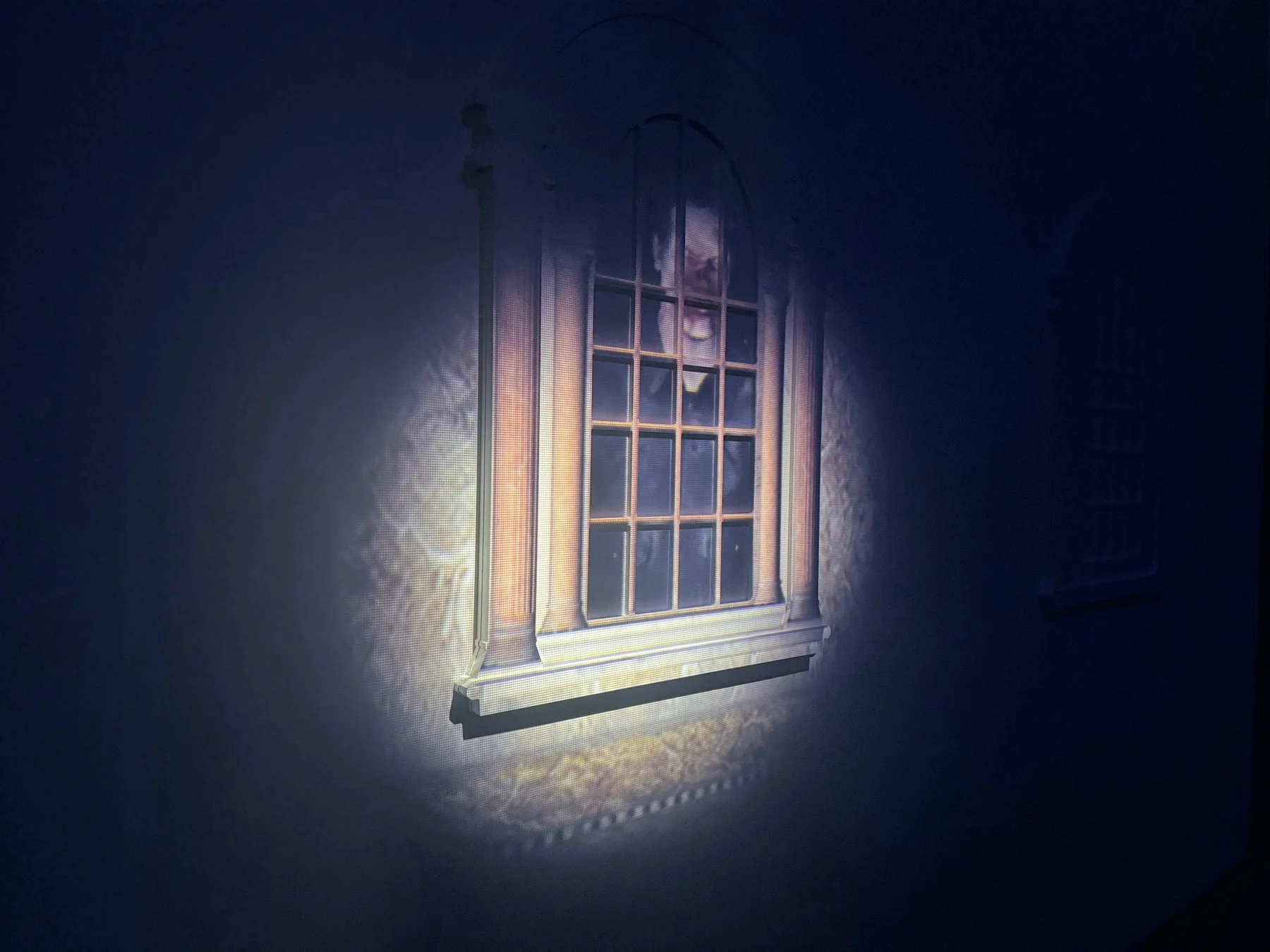 窓のプロジェクションマッピング