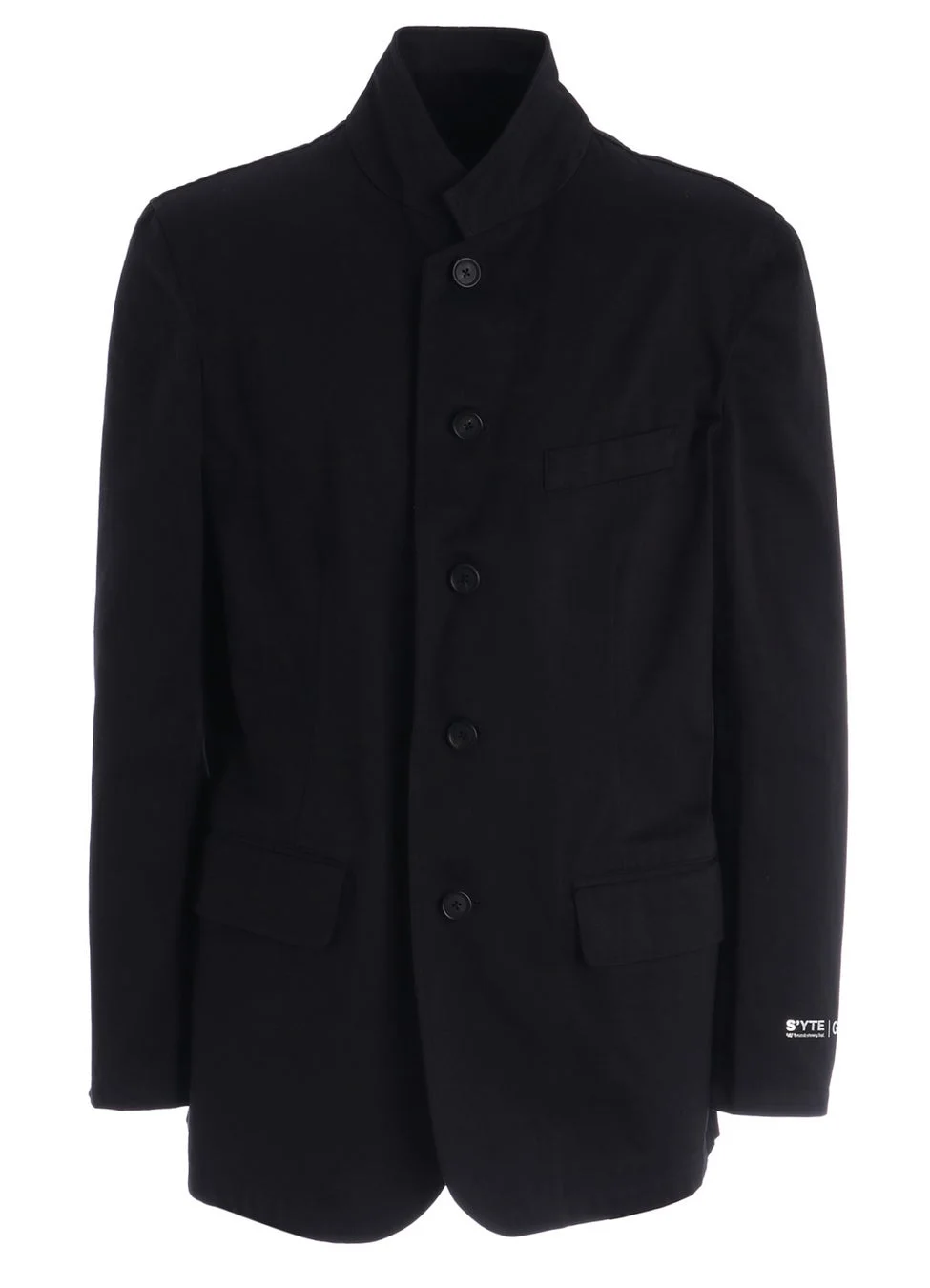 テーラードジャケット着用モデル