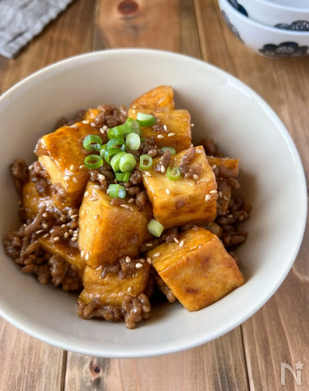 厚揚げとそぼろの甘辛炒め