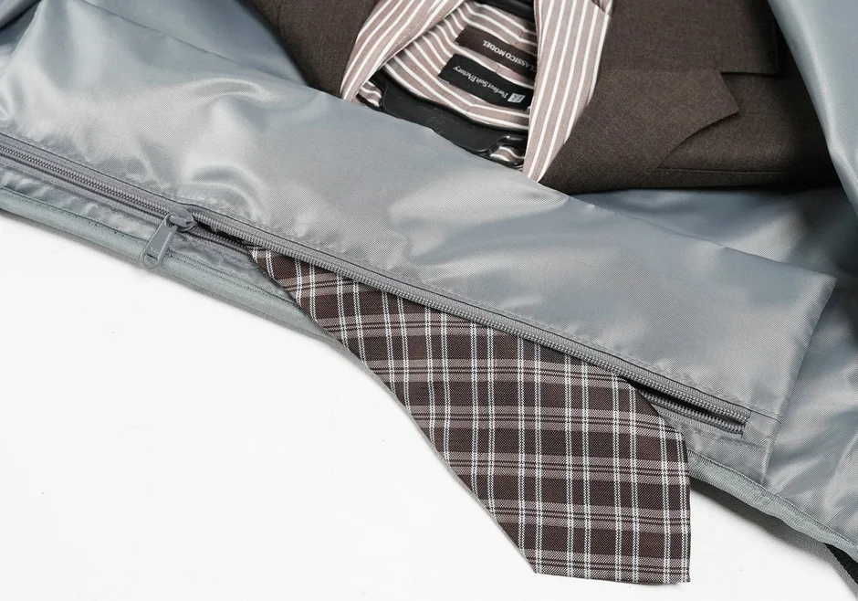 スーツとネクタイ収納例