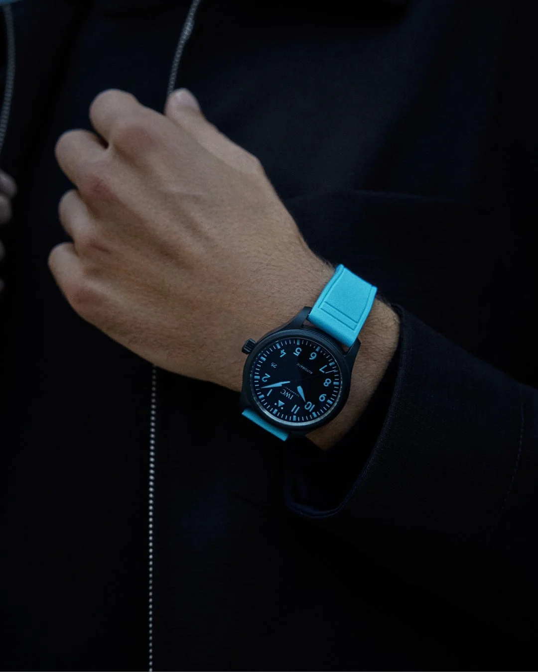 腕元に装着されたIWCの腕時計