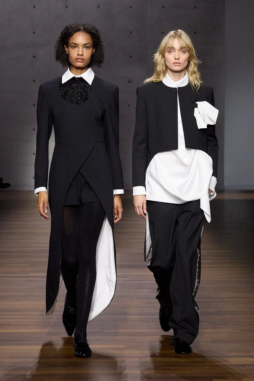 黒白のテーラードスタイル