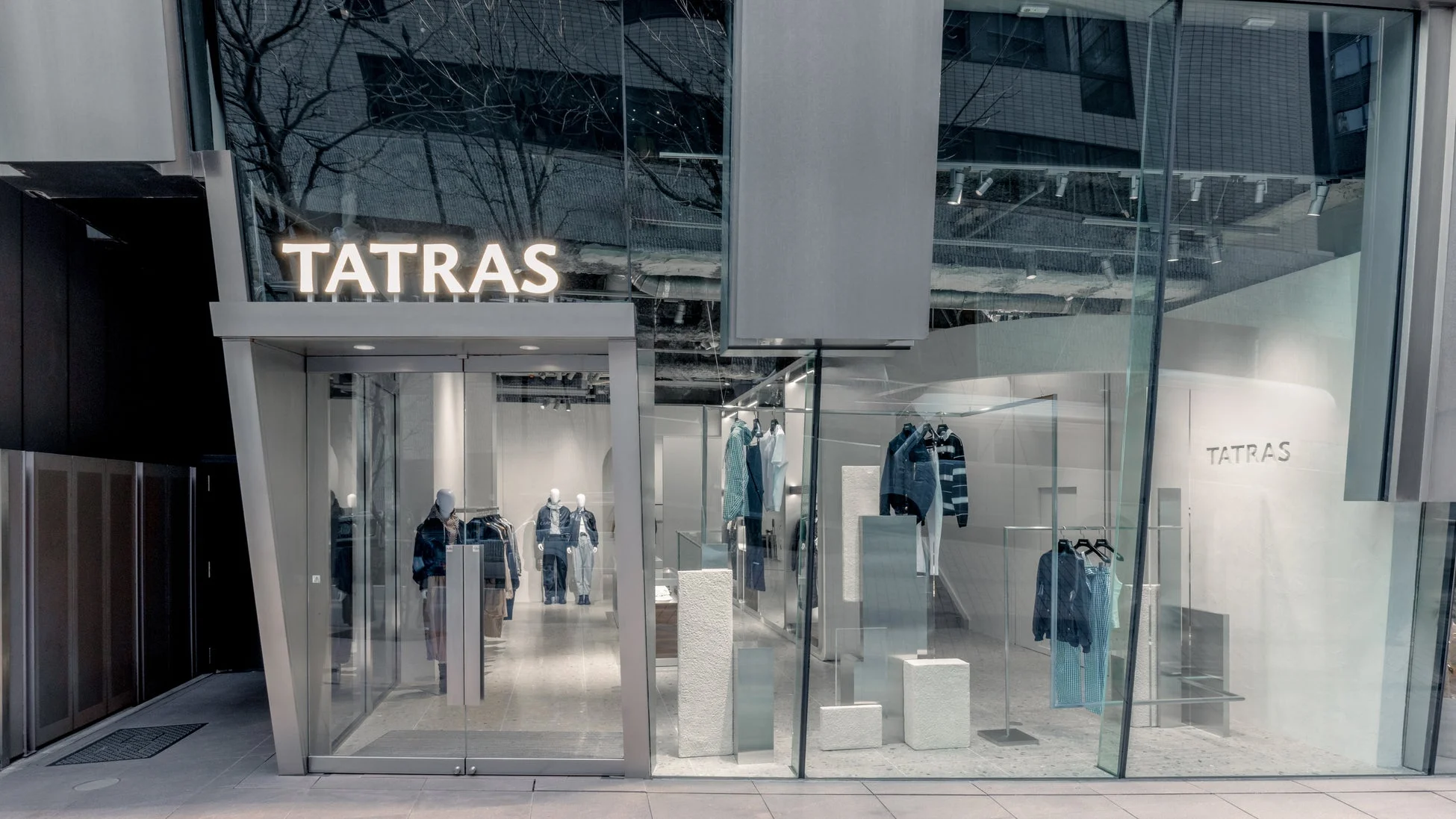 TATRAS店舗外観