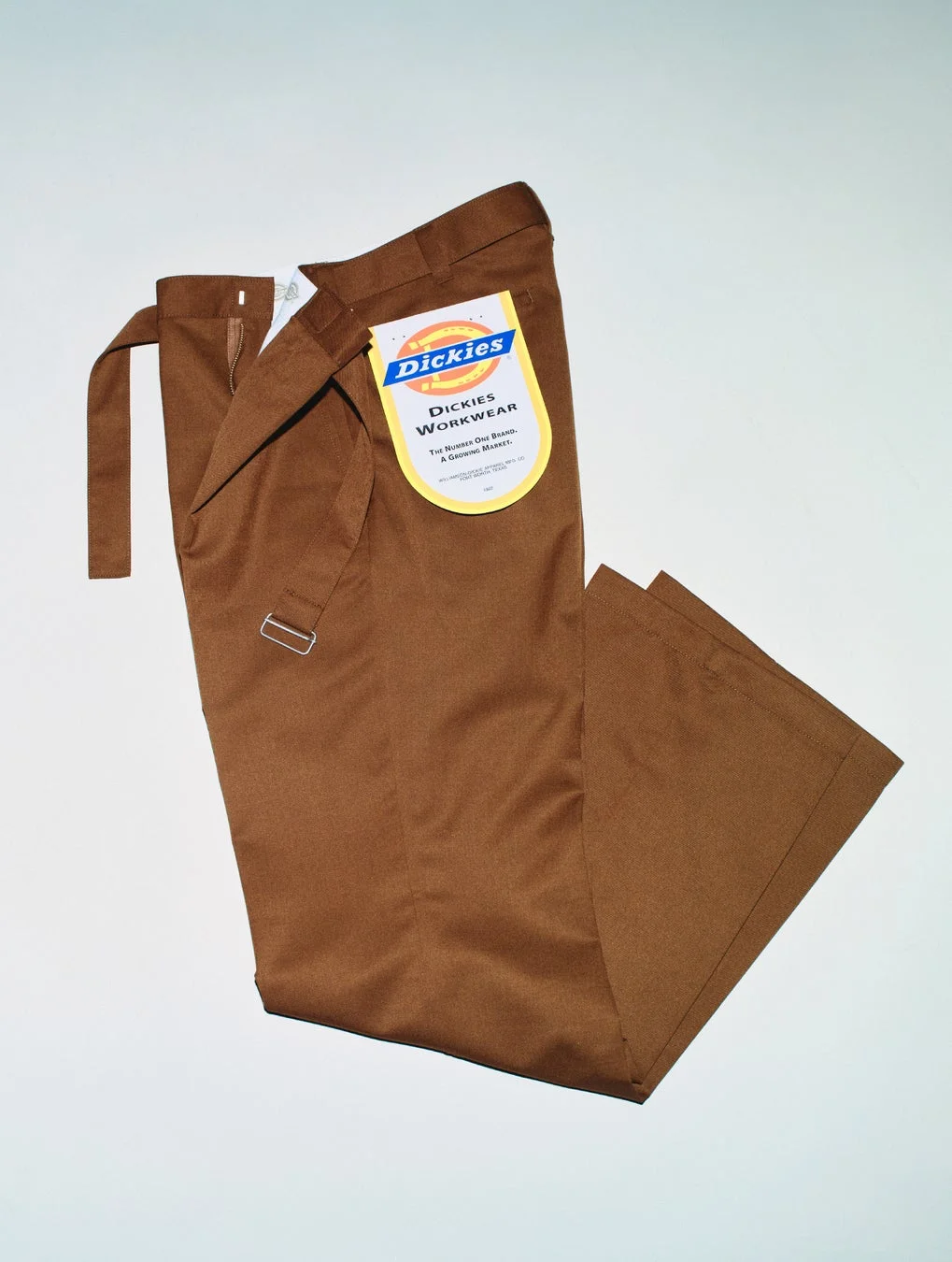 ブラウンのワークパンツ