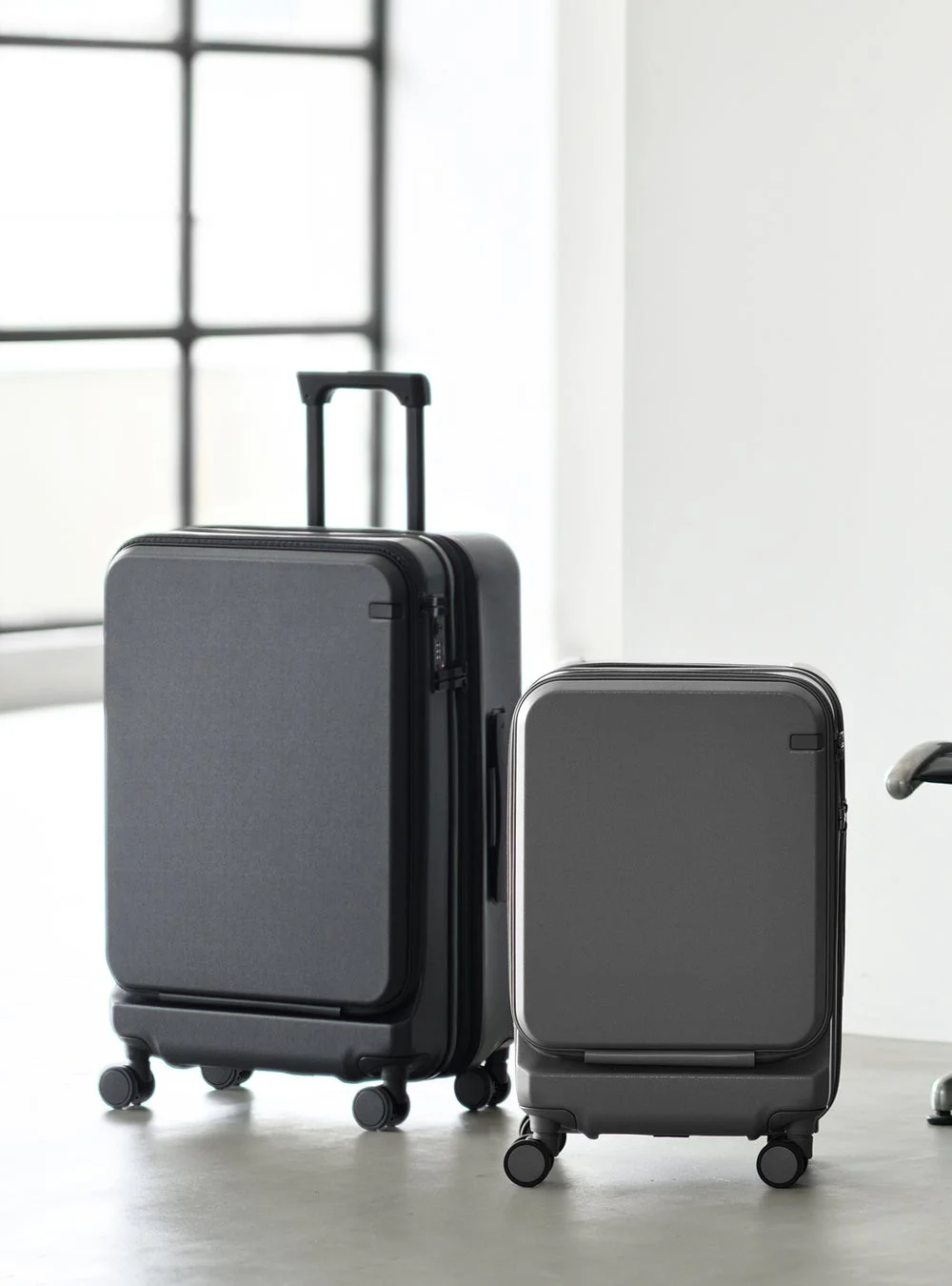 大小のスーツケース